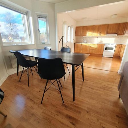 3 Laegenheter Med Totalt 5 Sovrum Och 8 Baeddar Ruda Exterior foto