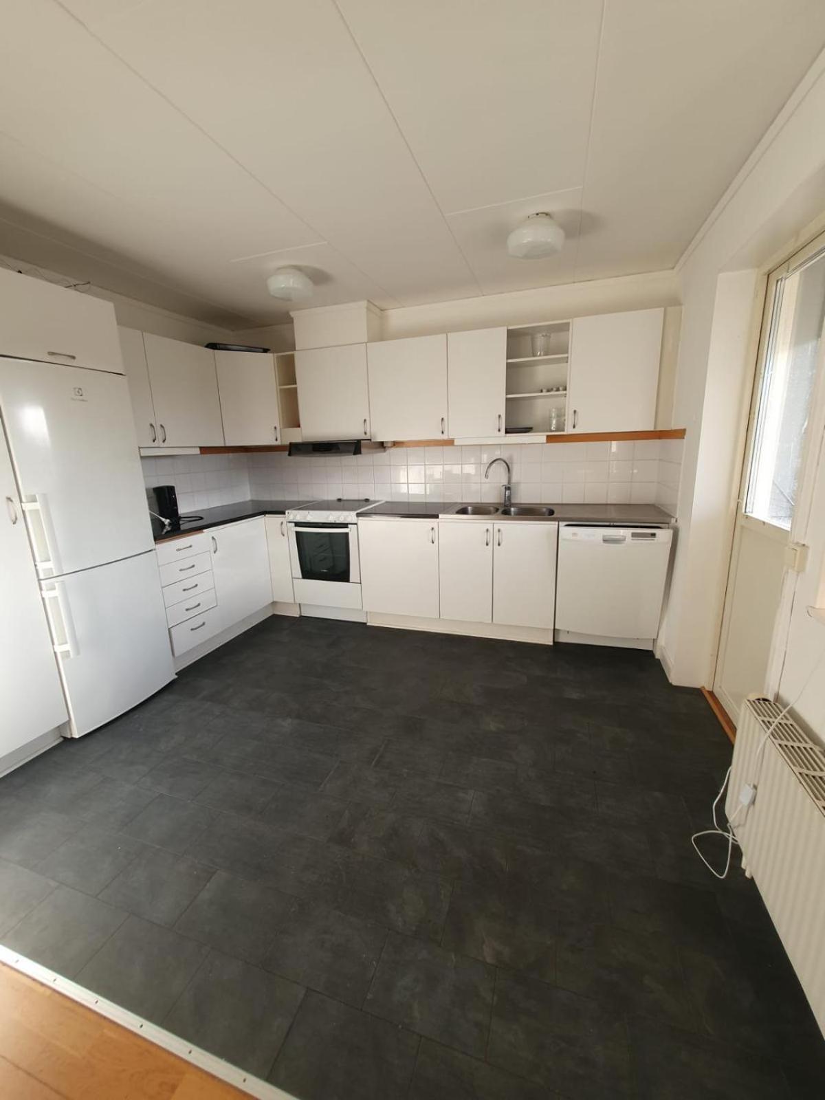 3 Laegenheter Med Totalt 5 Sovrum Och 8 Baeddar Ruda Exterior foto