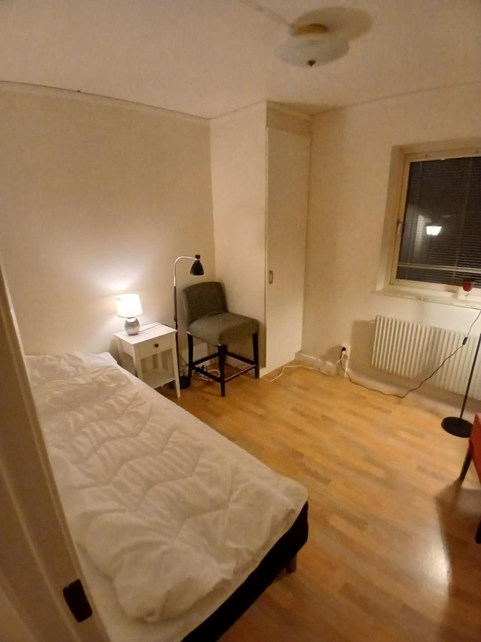 3 Laegenheter Med Totalt 5 Sovrum Och 8 Baeddar Ruda Exterior foto